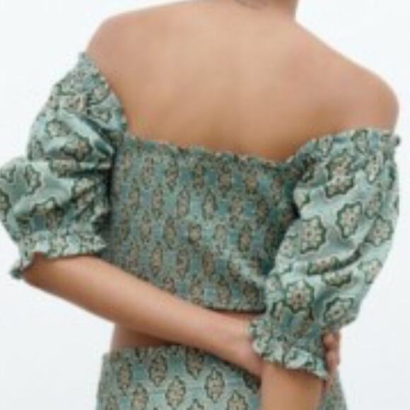 Zara Green Patterned Smocked Puff Sleeve Crop Top - Picture 5 of 9